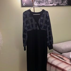UFS Women’s dress size L